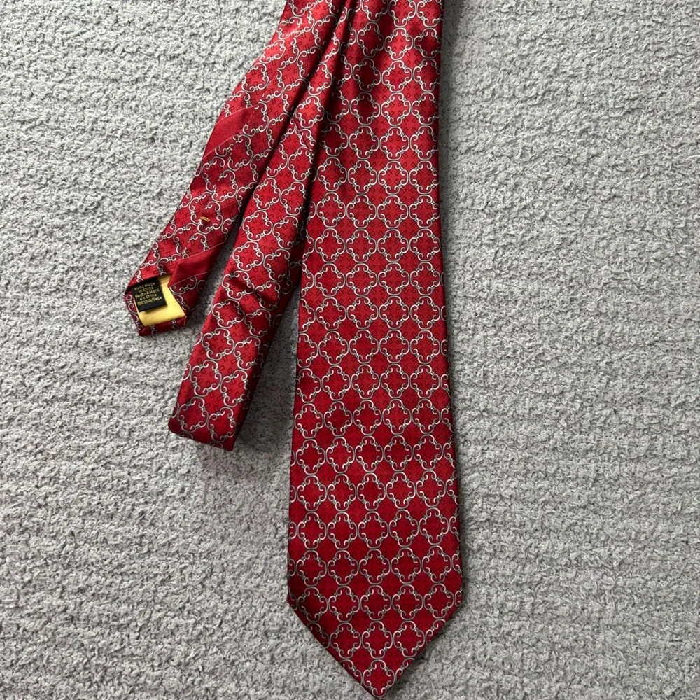 Donald J. Trump Silk Tie Geometric Chain Red OS Classic Professional Power Tie